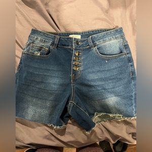 Bleu shorts size 6